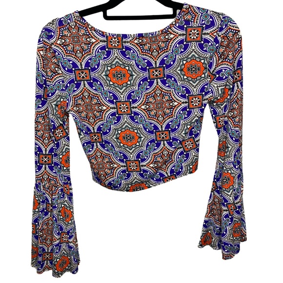 MISSGUIDED Hippie Crop Top With Flared Sleeves - Picture 2 of 3